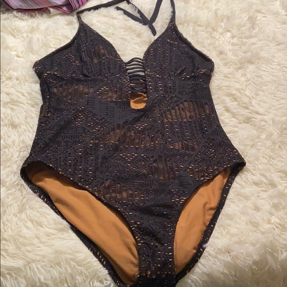 Mossimo Supply Co. Other - Mossimo sz xl one piece cut out bathing suit swim